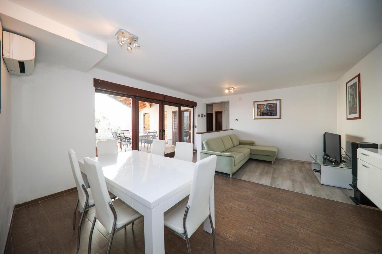 Janino Apartment *